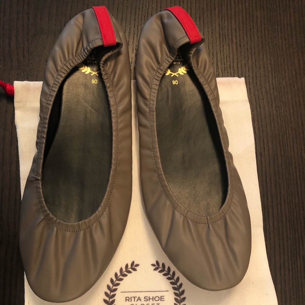 Rita’s Shoe Closet Gray/Dark Taupe ballet flats